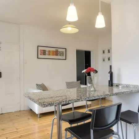דירה Bmyguest - Castelo Stylish Flat ליסבון