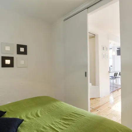 Апартаменти Bmyguest - Castelo Stylish Flat *