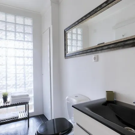 Bmyguest - Castelo Stylish Flat * Лісабон